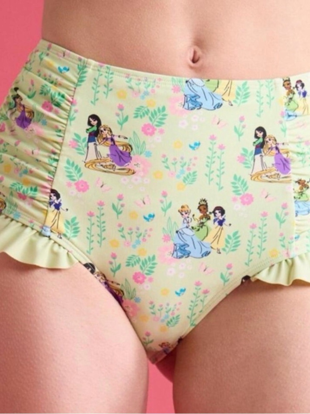 Hot Topic Disney Princess
Ruffle Bikini Bottom High Rise
Green 1X